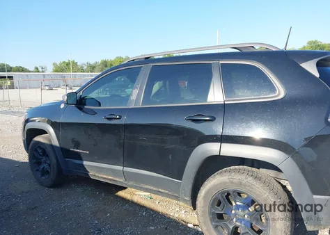 2019 Jeep Cherokee Trailhawk 4X4 из США, поврежденный, VIN 1C4PJMBX3KD483895